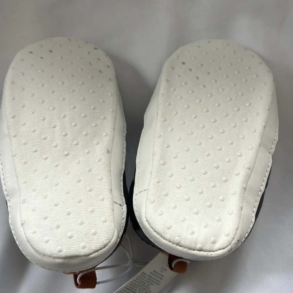 NWT Old Navy Double Strap Baby Sneakers 12-18M